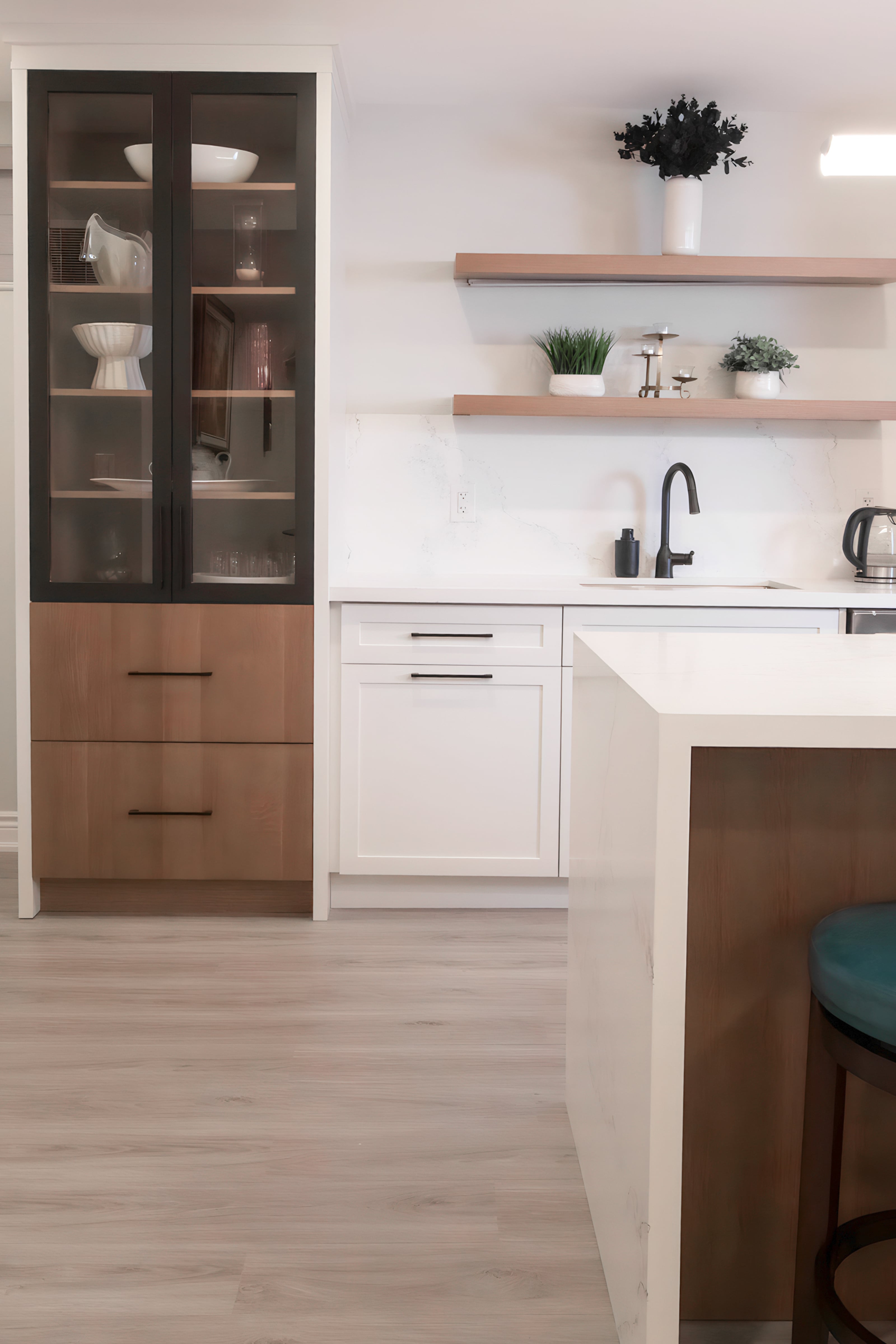 Amarone — Full Renovations interior design in Mississauga, ON by Theia Design Studio — photo 23
