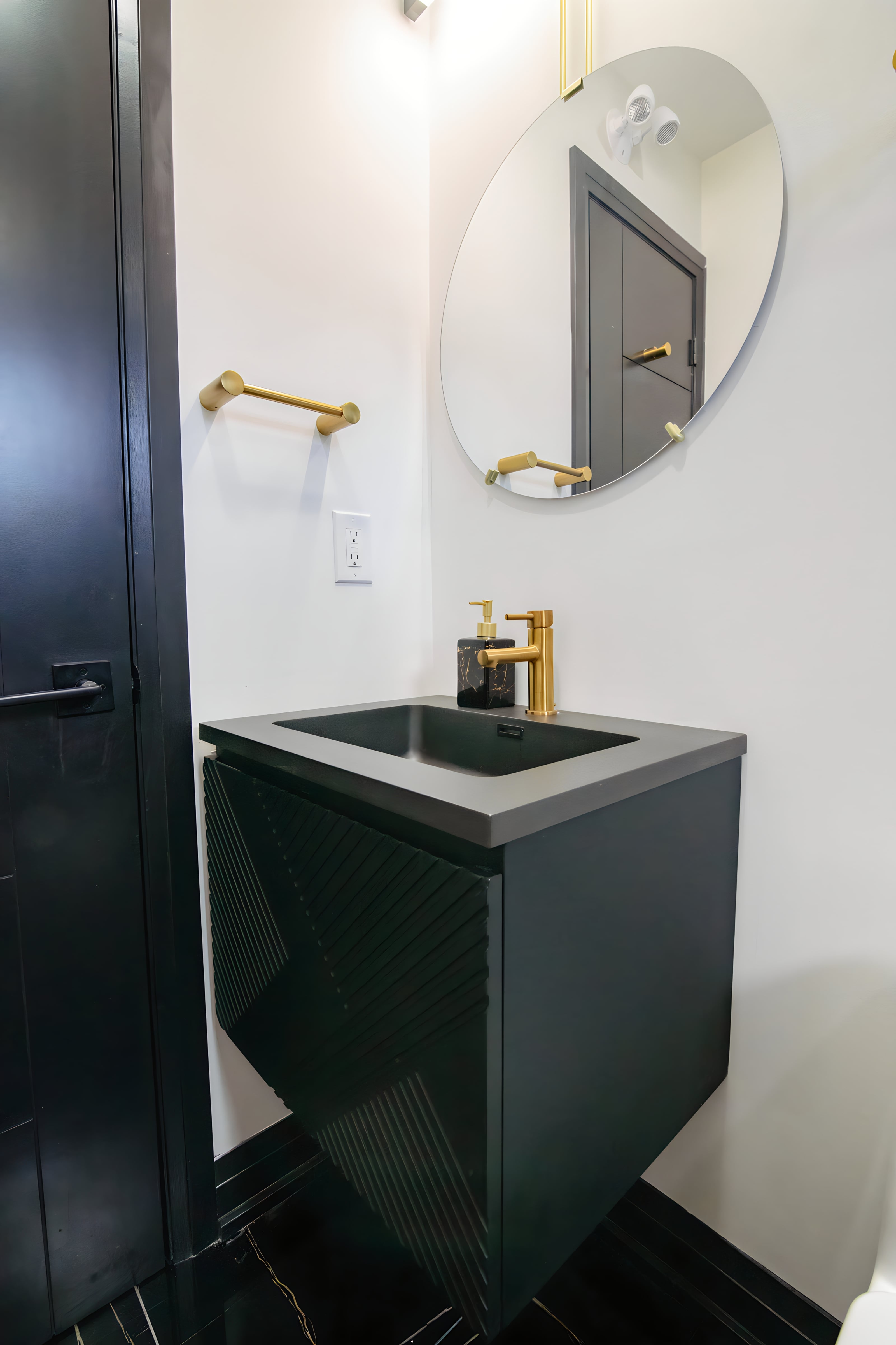 UL Lawyers — Office Design interior design in Burlington, ON by Theia Design Studio — photo 29