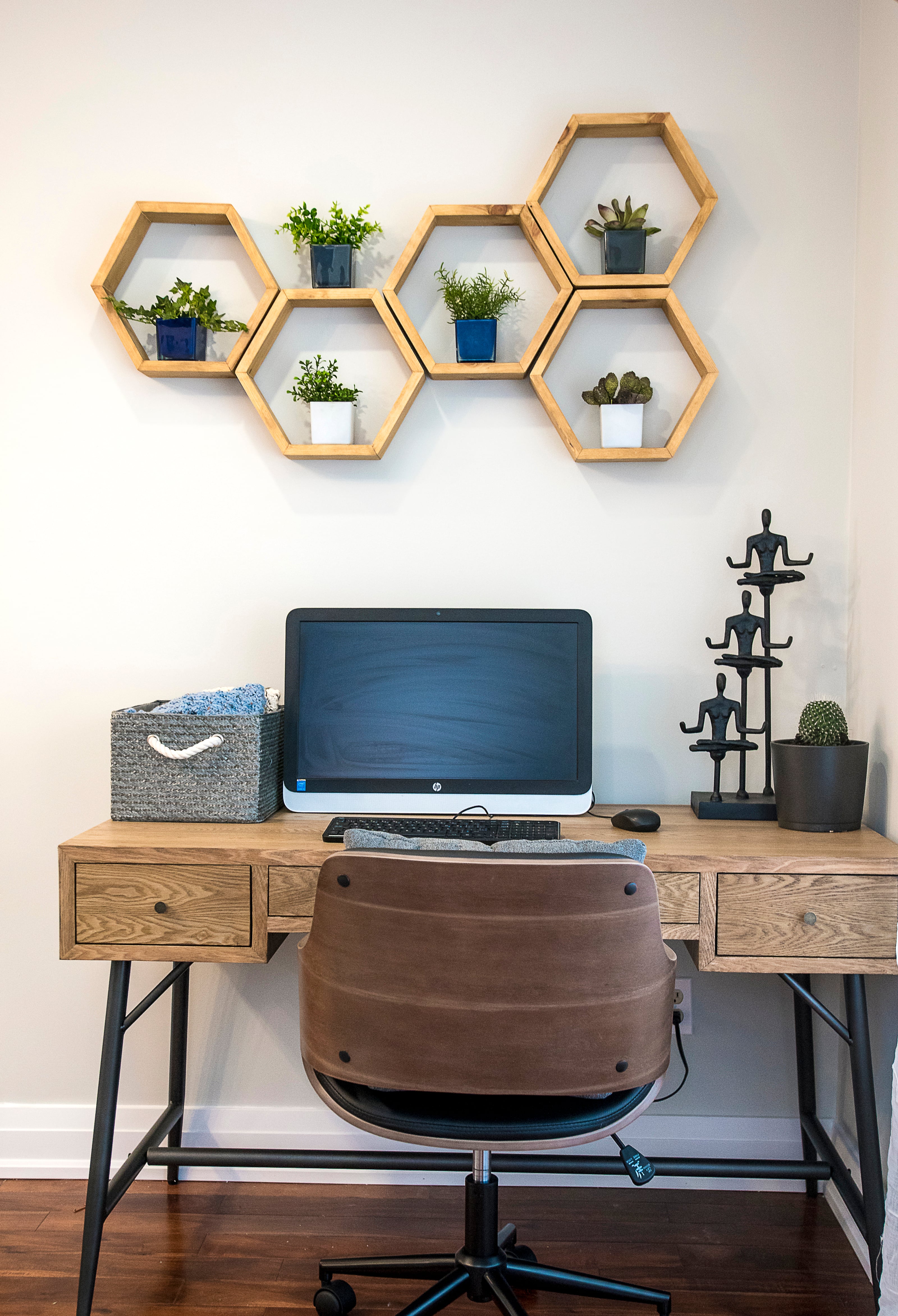 Manor — Full Renovations interior design in Brampton, ON by Theia Design Studio — photo 8